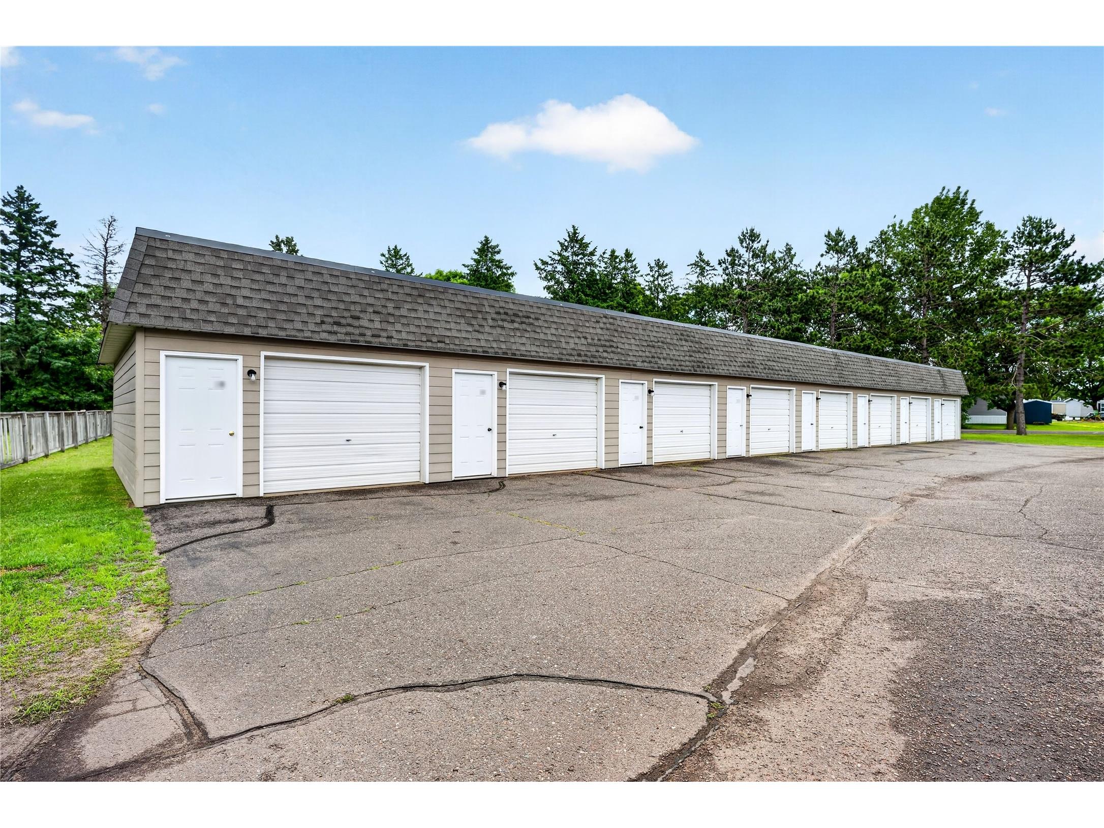 2006 21 3/8 Street #409 Rice Lake WI 54868 - Rice 1602419 image3