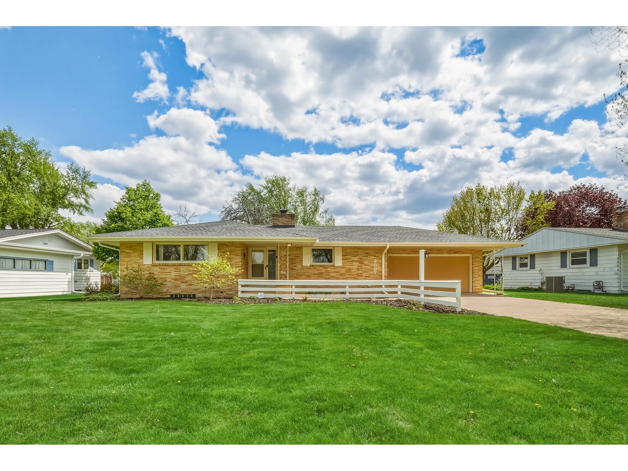 2007 Grandview Drive Eau Claire WI 54703 1601026 image1