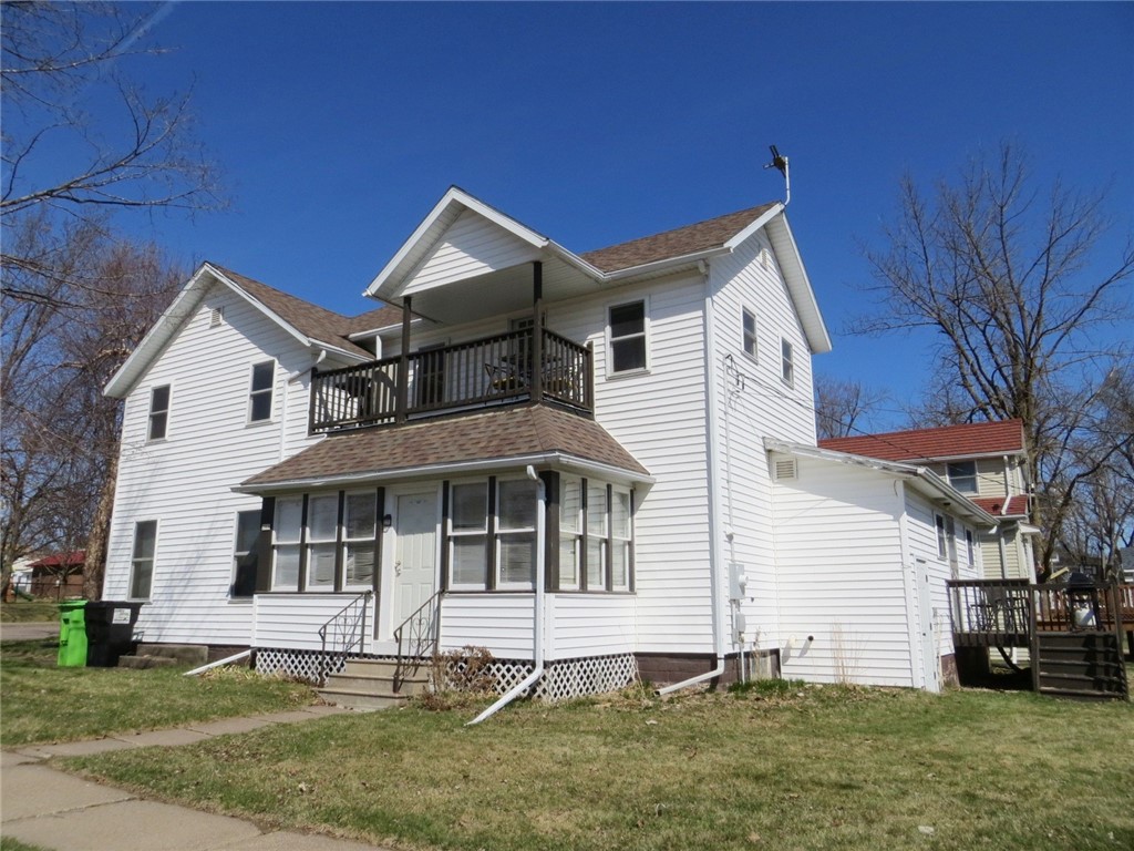 201 E School Street #1&2 Thorp WI 54771 1590670 image1