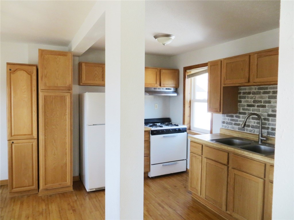 201 E School Street #1&2 Thorp WI 54771 1590670 image11