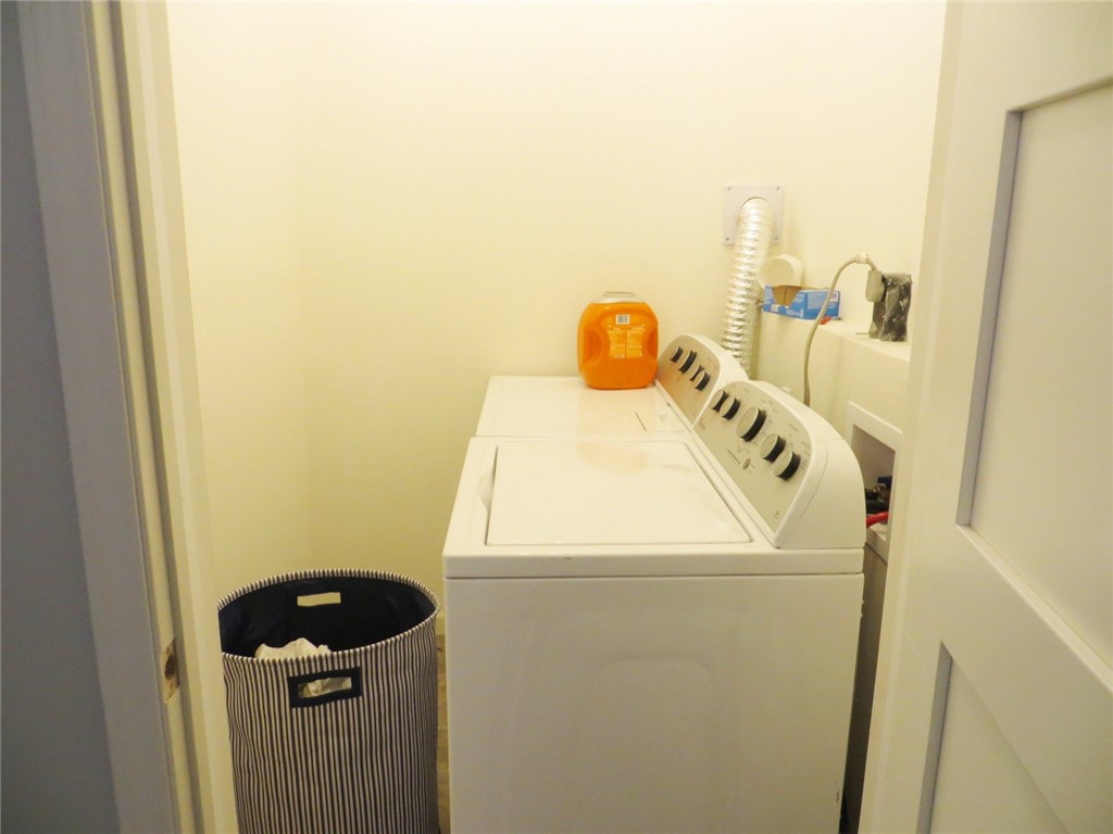 201 E School Street #1&2 Thorp WI 54771 1590670 image20