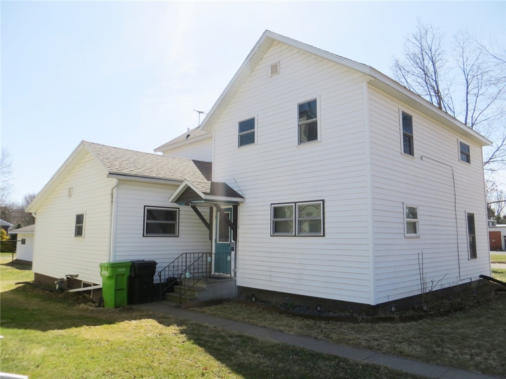 201 E School Street #1&2 Thorp WI 54771 1590670 image5