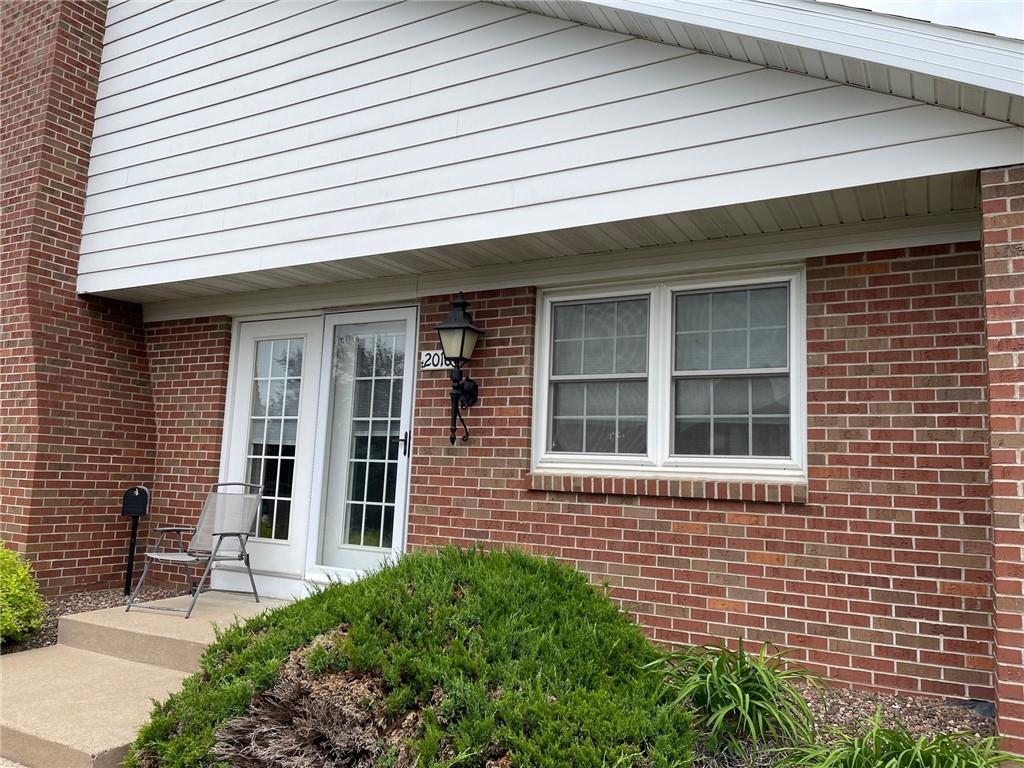 2010 Black Avenue Eau Claire WI 54703 1573878 image1