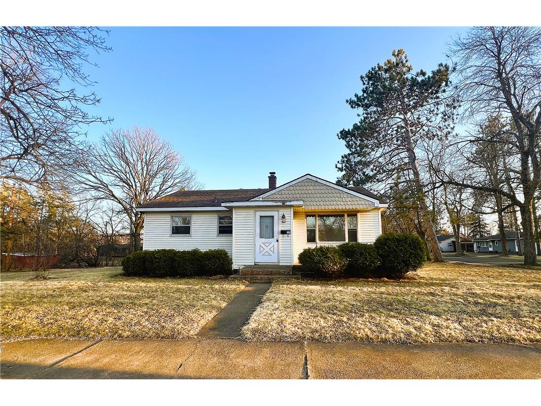 202 E College Avenue Ladysmith WI 54848 1588476 image1