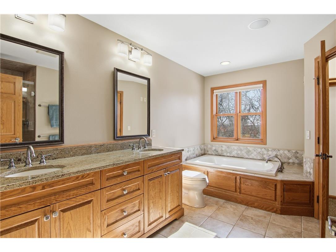 2021 High Point Drive Altoona WI 54720 1597973 image10
