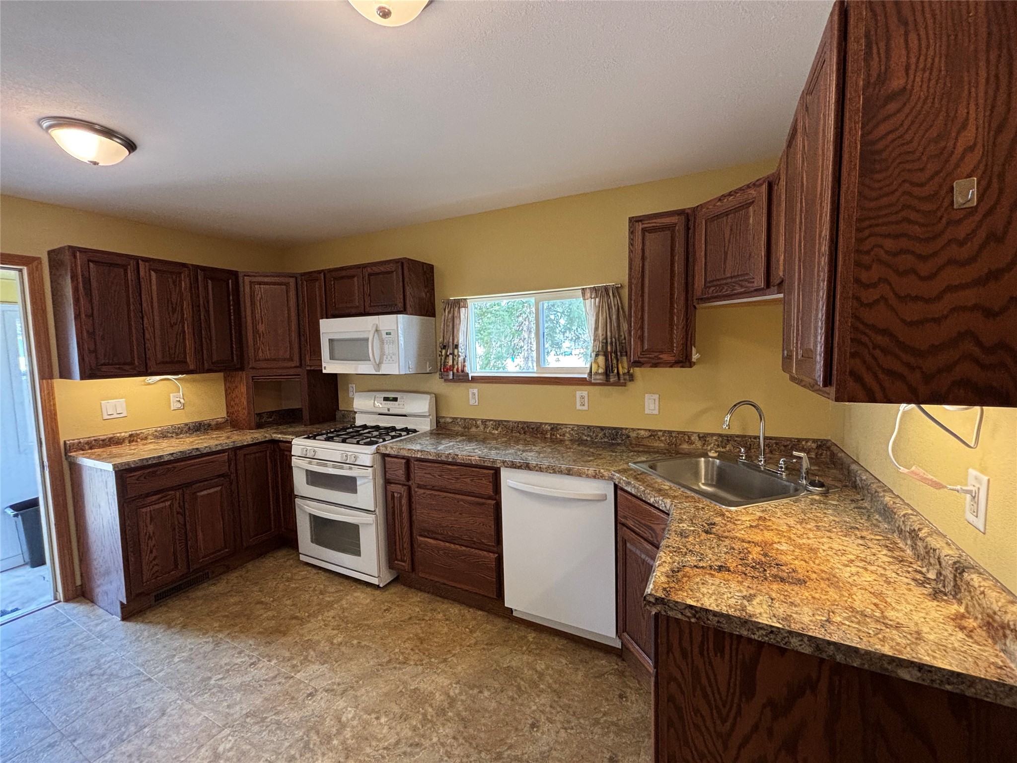 203 S 9th Street Cameron WI 54822 1599595 image8