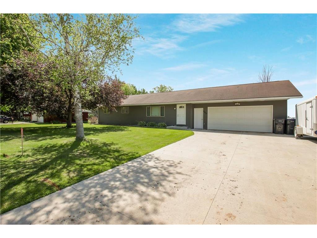 203 W Linden Street Abbotsford WI 54405 1573673 image1