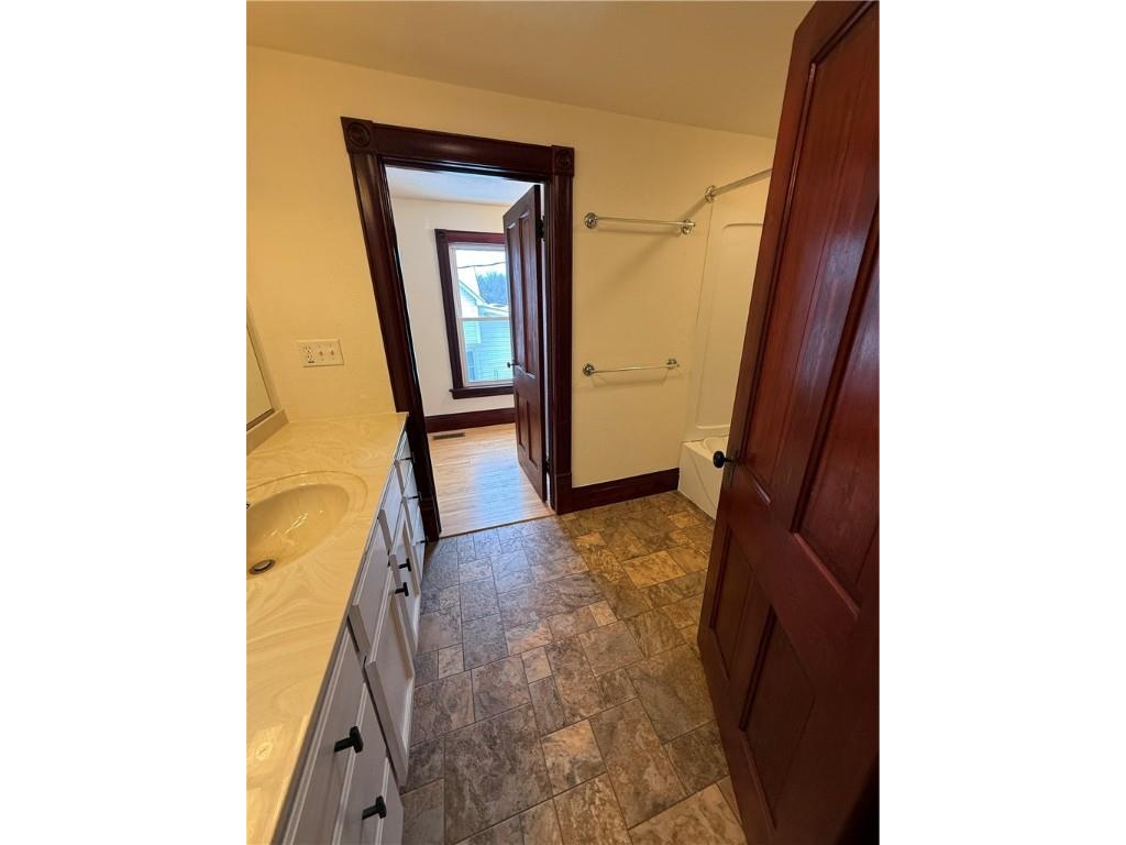 204 W Main Avenue Wheeler WI 54772 1597411 image27