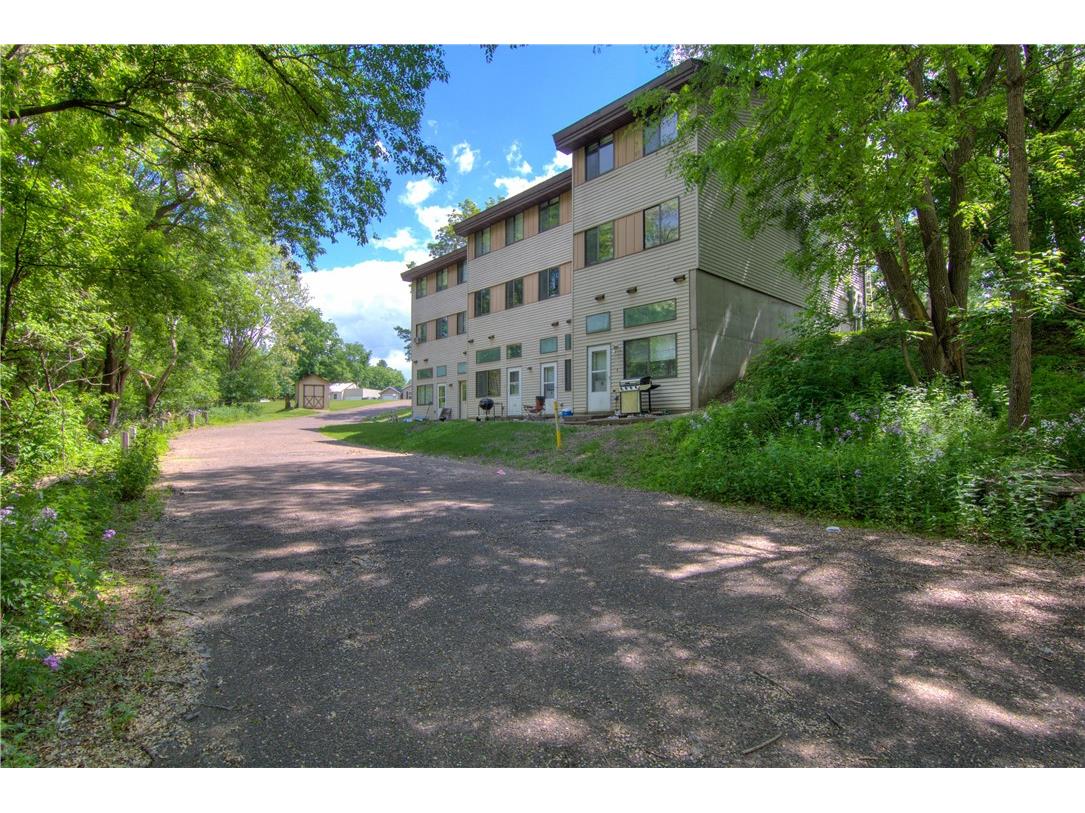 205 Galloway Court #4 Menomonie WI 54751 1591757 image3
