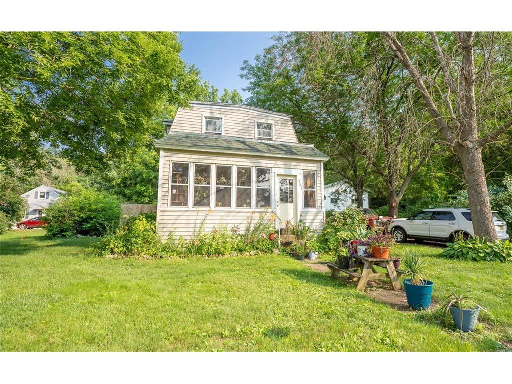 207 W Montgomery Street, Durand, WI, 54736 MLS 1575077 Edina Realty