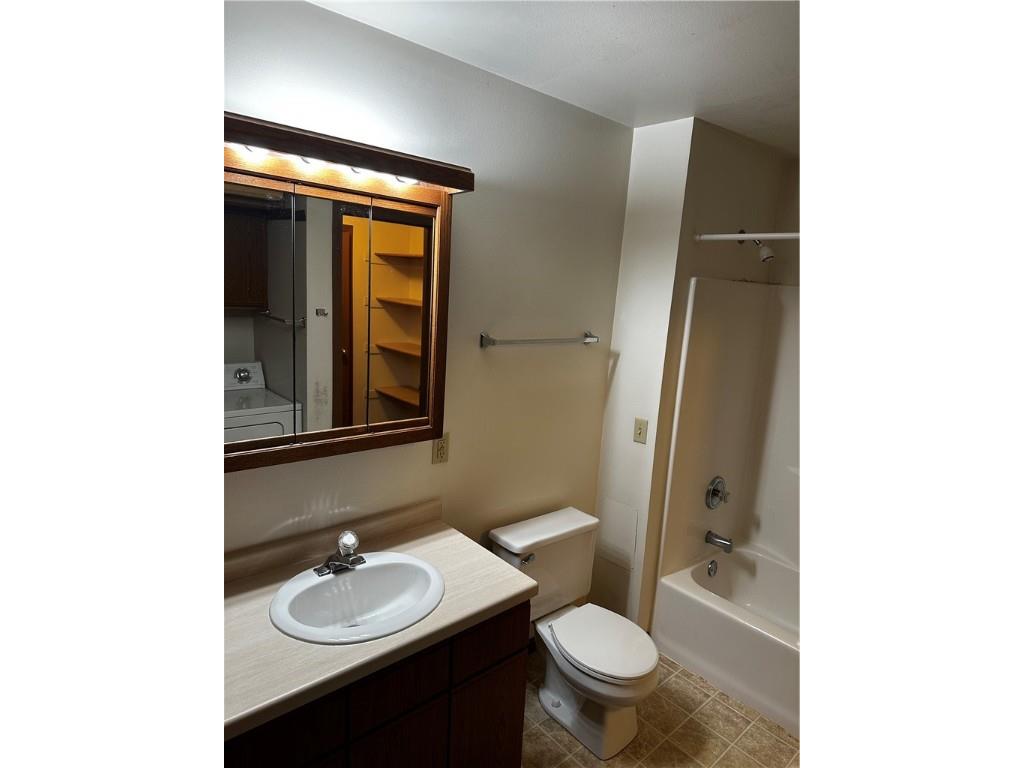 208 Bowman Lane #3 Menomonie WI 54751 1597305 image11
