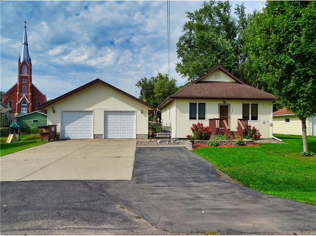 208 First Street Plum City WI 54761 1595578 image1