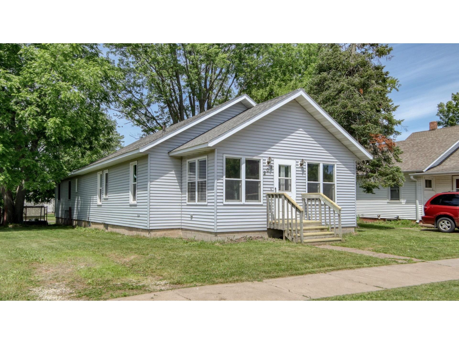 208 S 7th Street Cornell WI 54732 1602302 image1