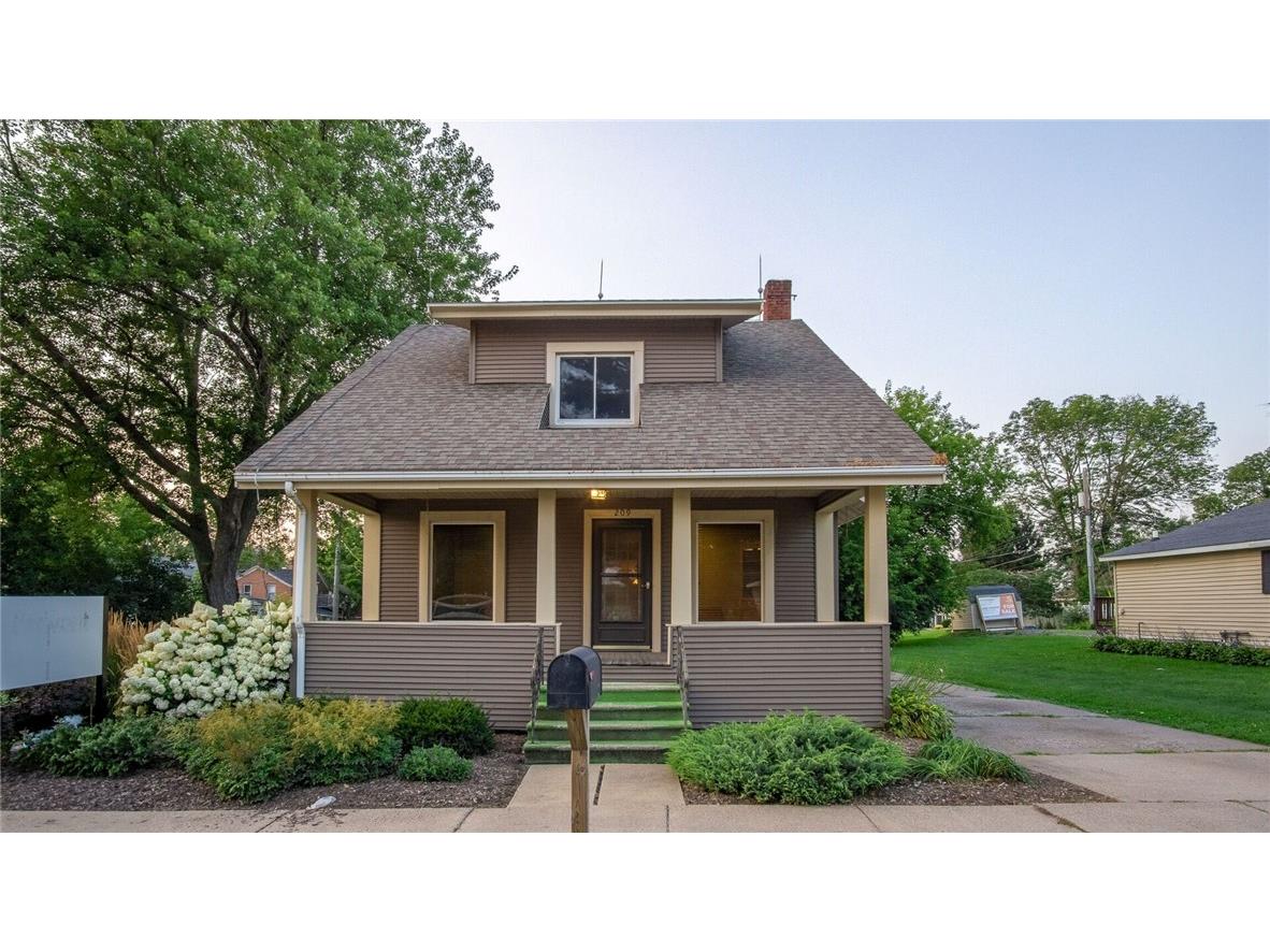 209 E Division Street Neillsville WI 54456 1594509 image2
