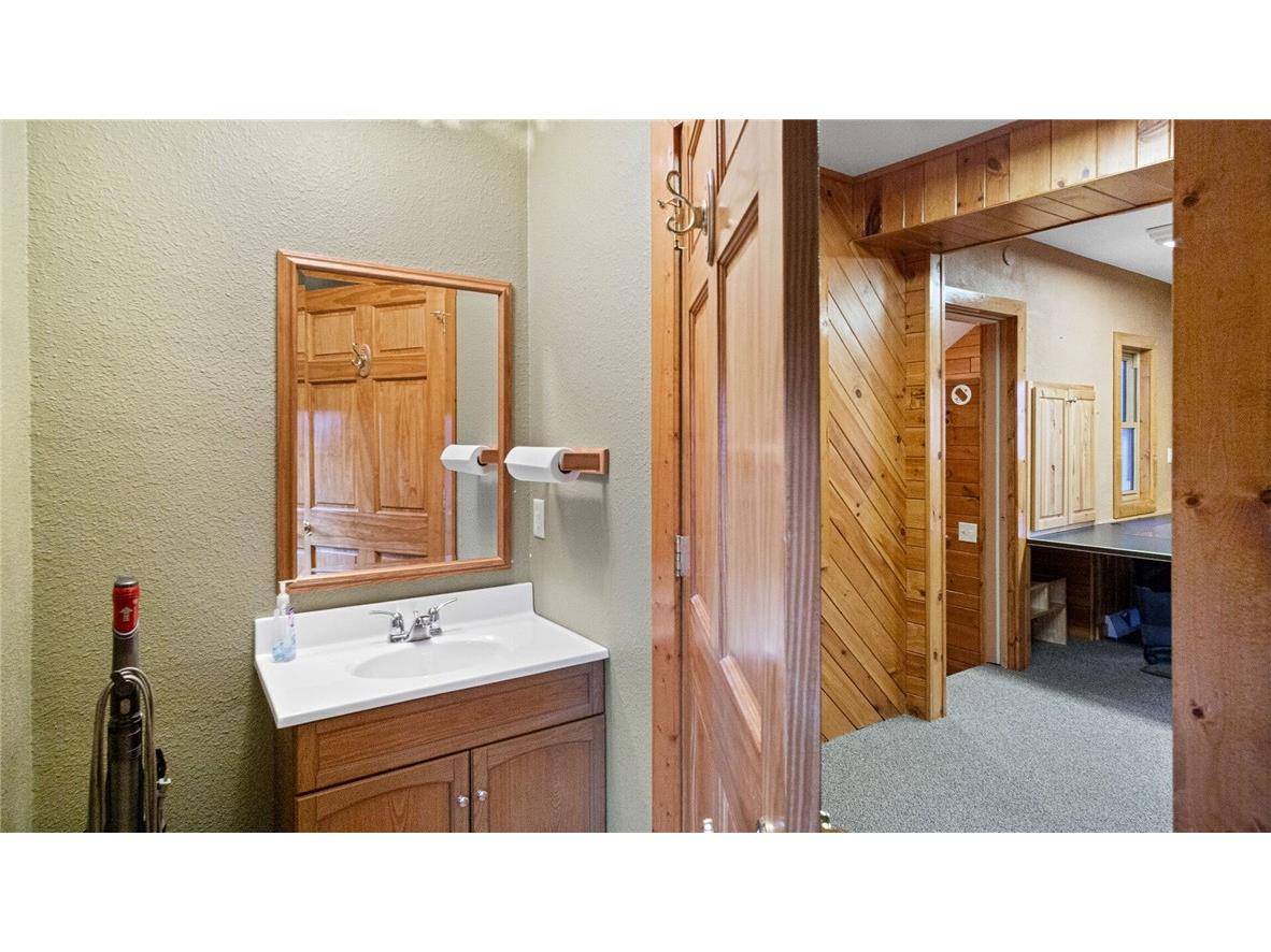 209 E Division Street Neillsville WI 54456 1594509 image24