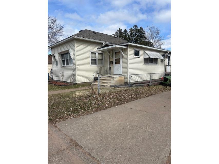 210 High Street Spooner WI 54801 1599890 image1