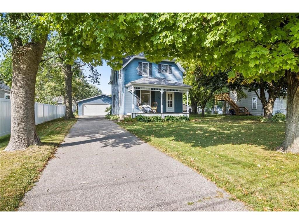 210 W Summit Avenue, Ellsworth, WI 54011 MLS 1576531 Edina Realty