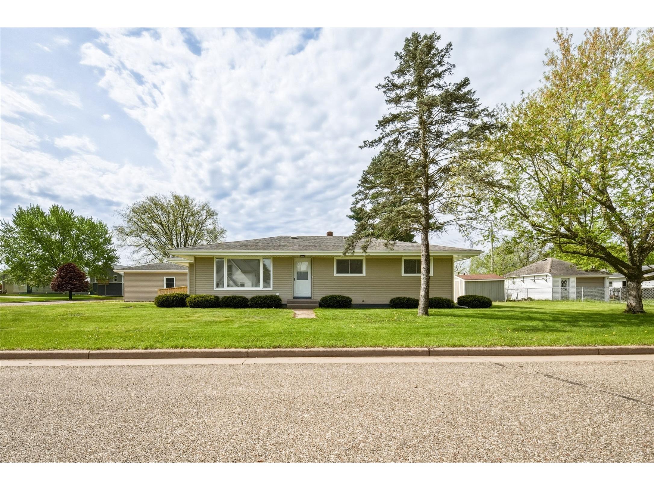 210 Willow Street Strum WI 54770 1601265 image1