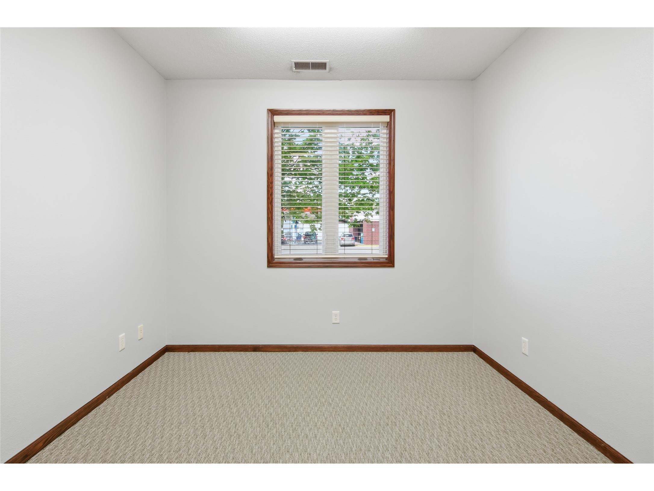 2108 S Broadway Street Menomonie WI 54751 1601121 image16