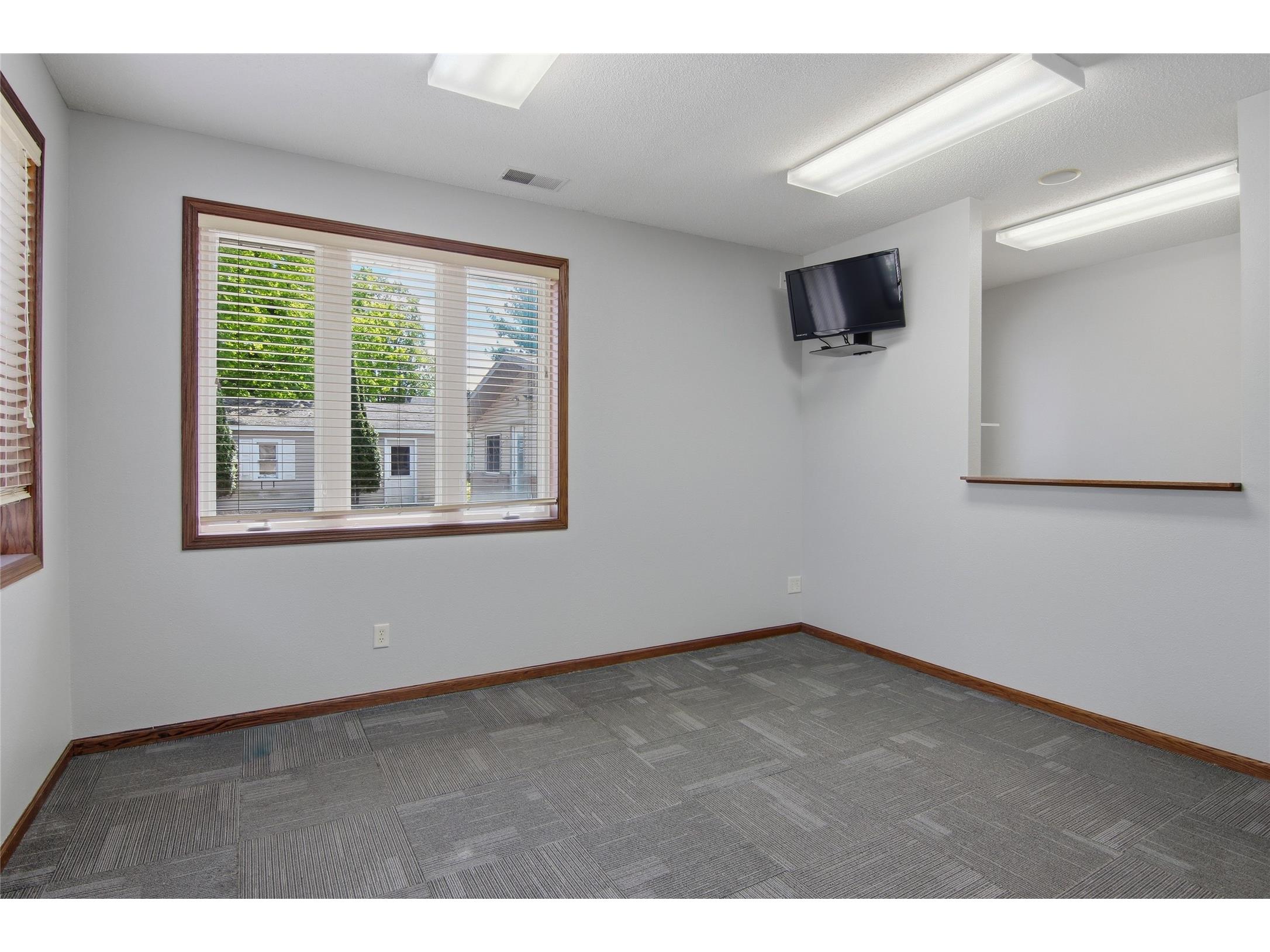 2108 S Broadway Street Menomonie WI 54751 1601121 image27