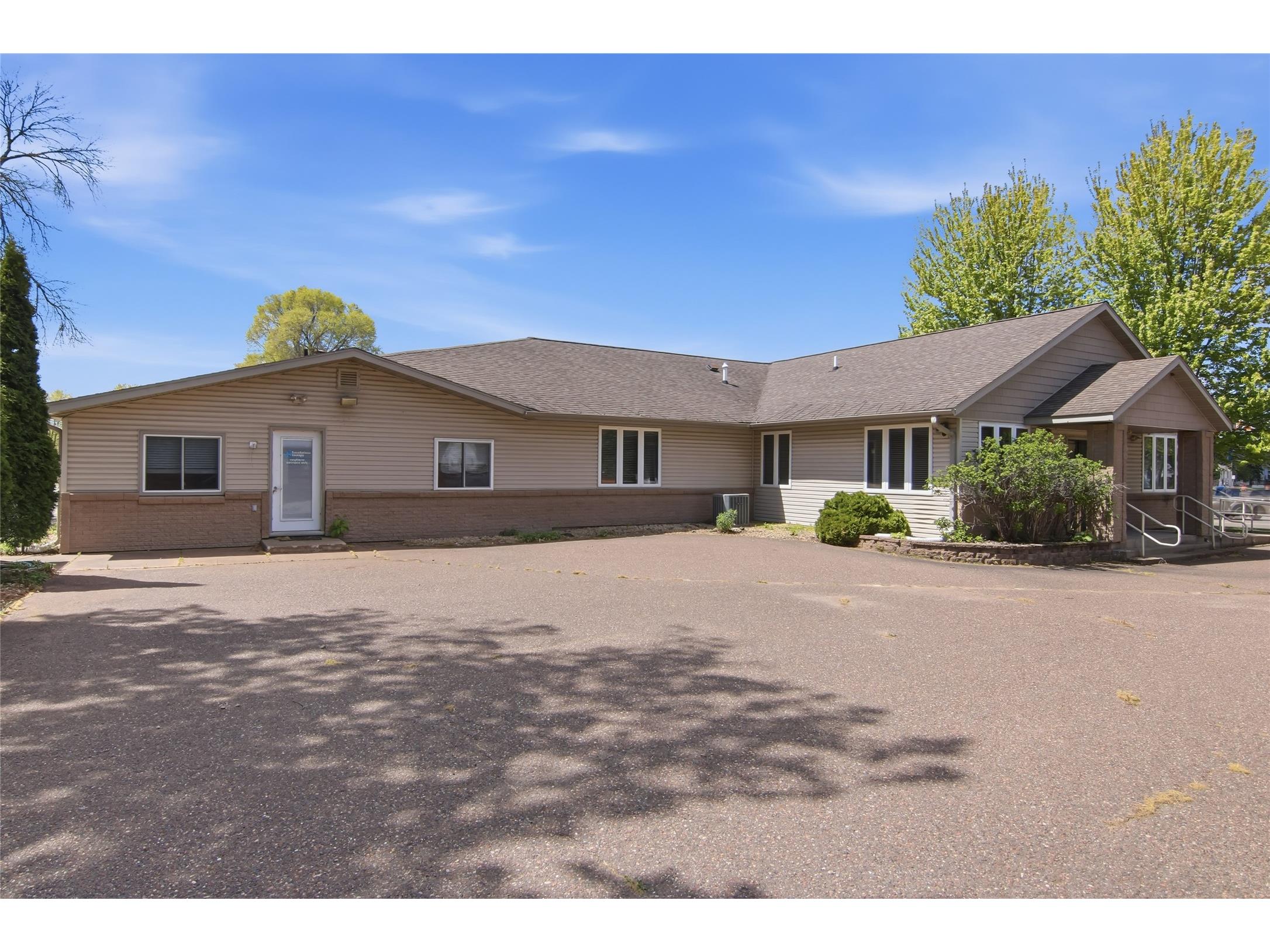 2108 S Broadway Street Menomonie WI 54751 1601121 image31