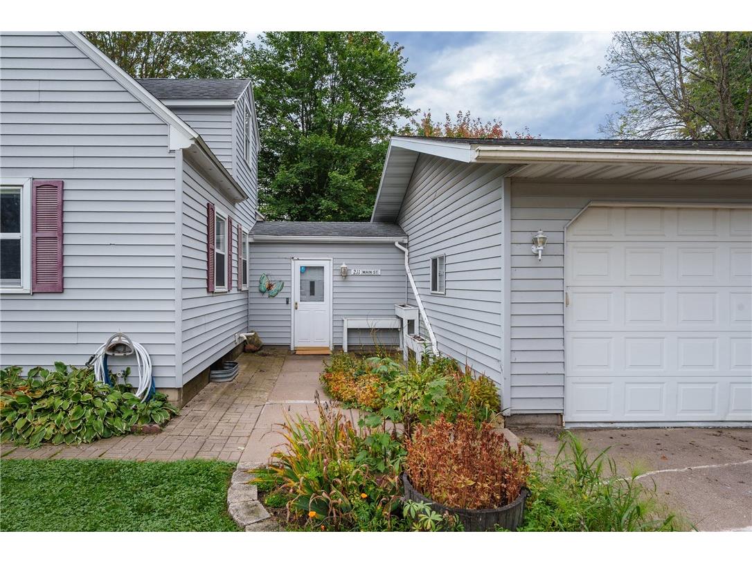 211 Main Street Colfax WI 54730 1595587 image4