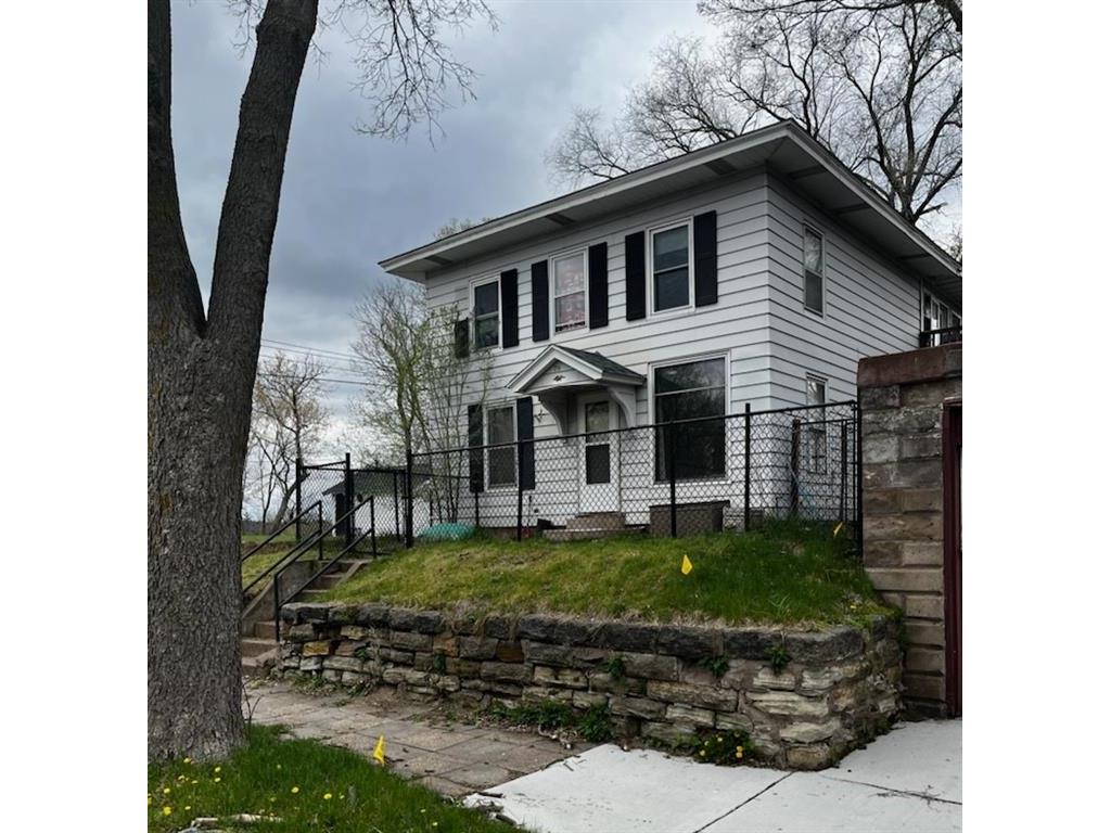 211 Pine Street Chippewa Falls WI 54729 1582216 image1