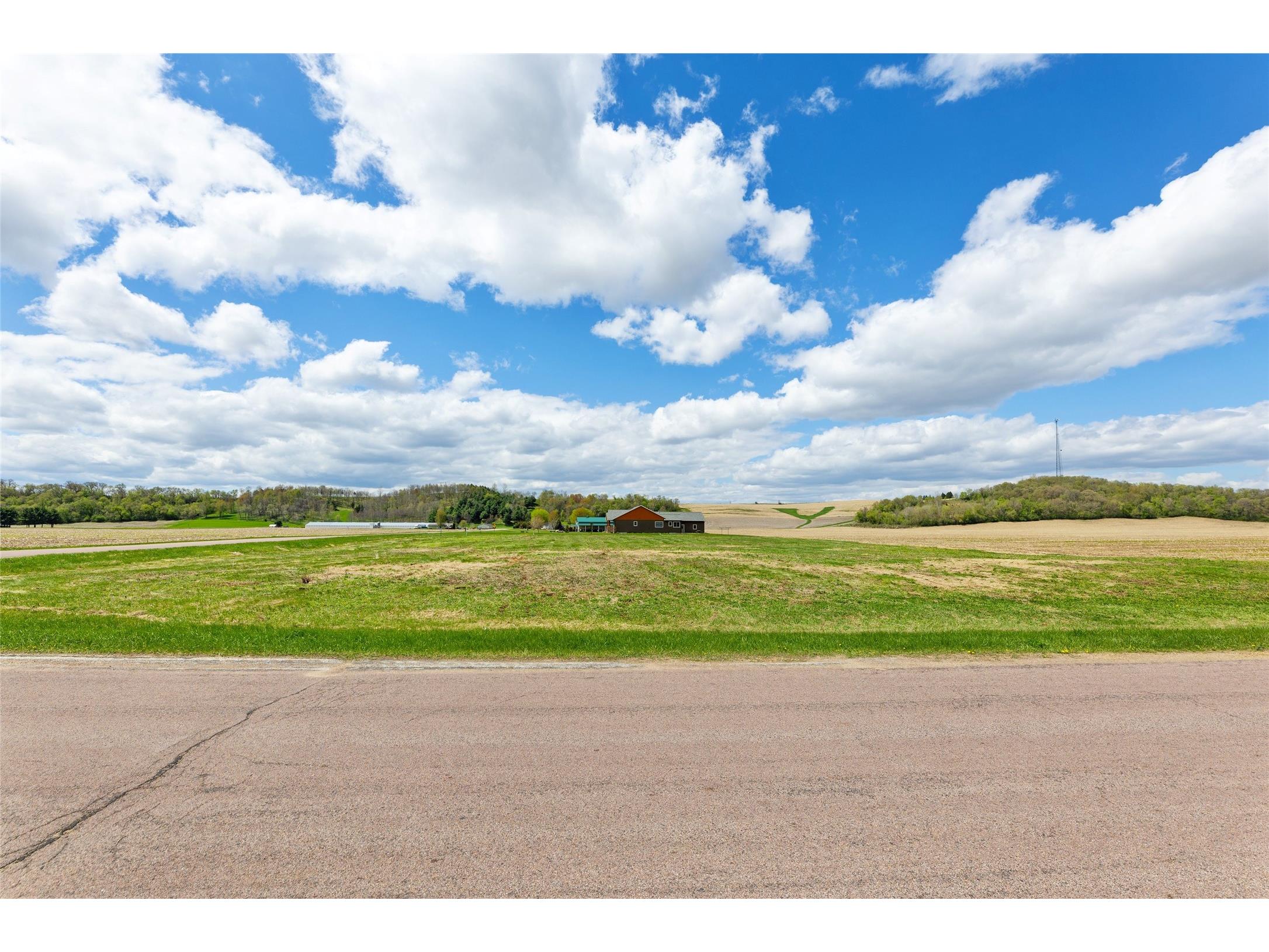 21150 N River Road Whitehall WI 54773 1600614 image1