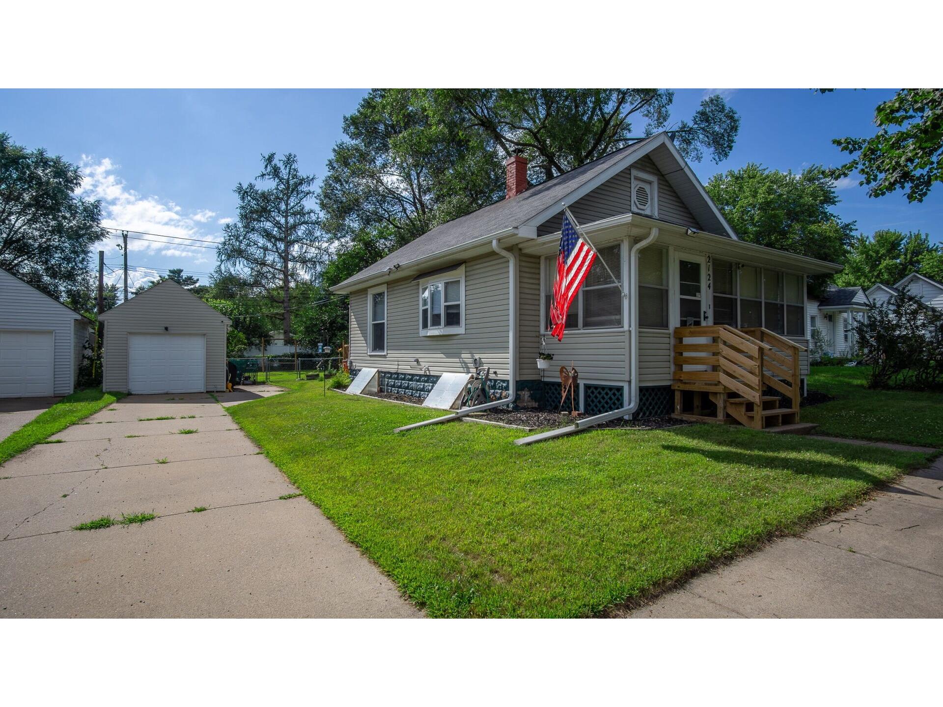 2124 8th Street Eau Claire WI 54703 1599307 image2