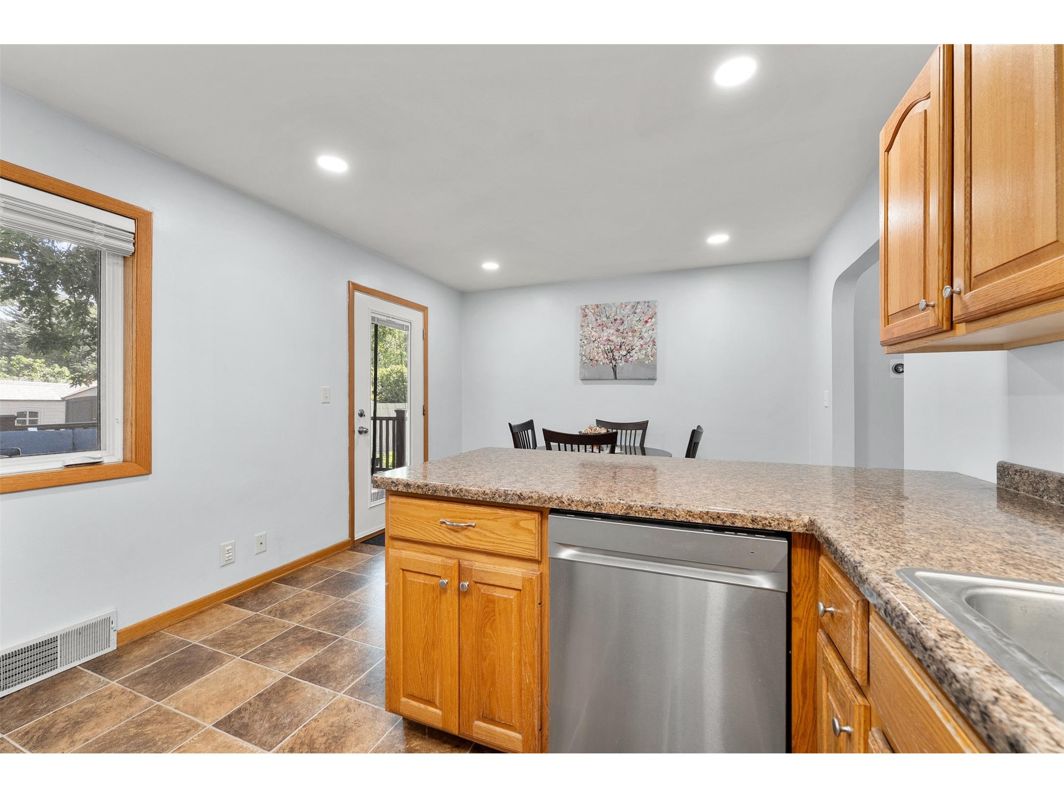 2129 E Lexington Boulevard Eau Claire WI 54701 1602818 image12