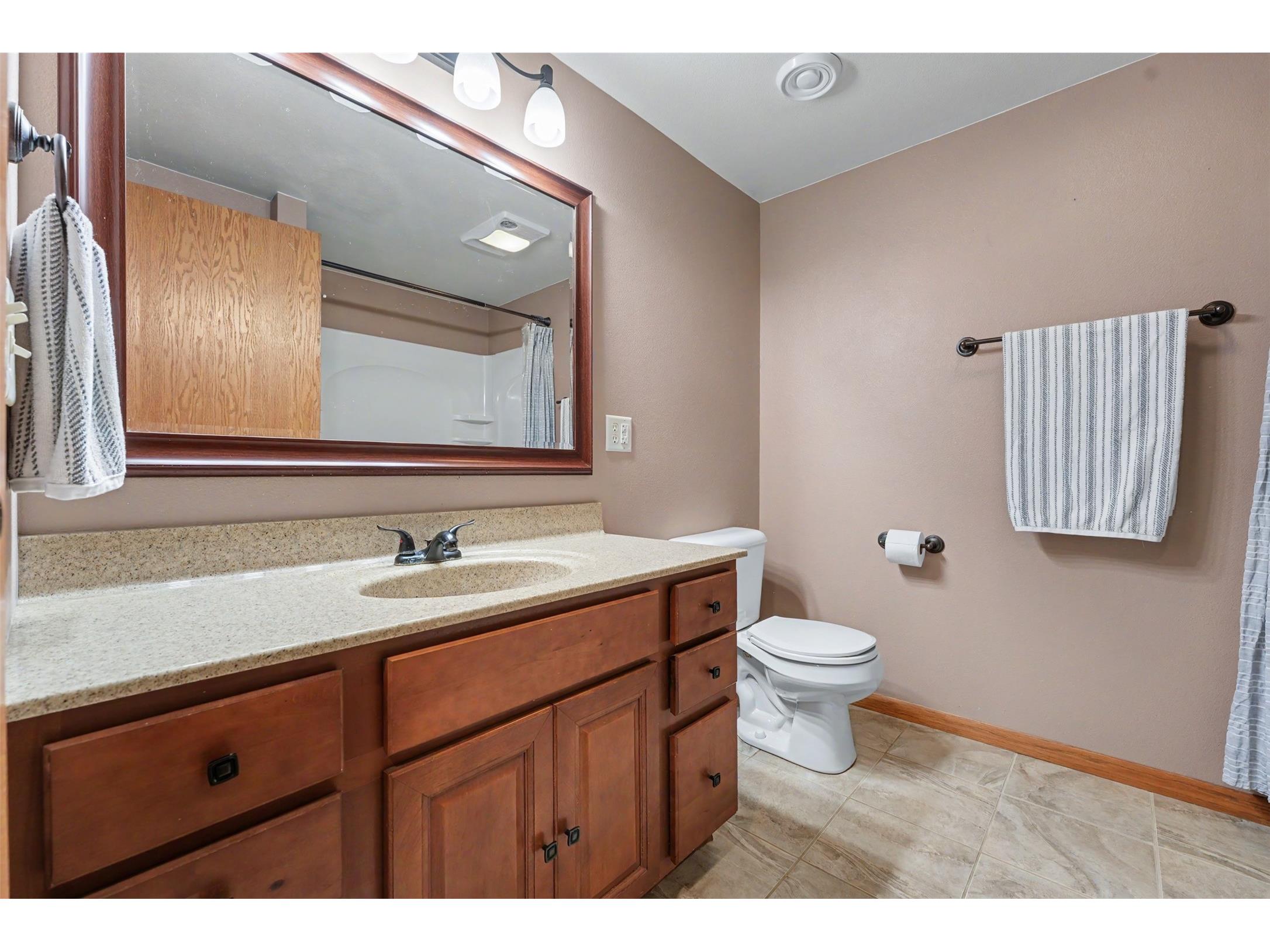 2129 E Lexington Boulevard Eau Claire WI 54701 1602818 image24