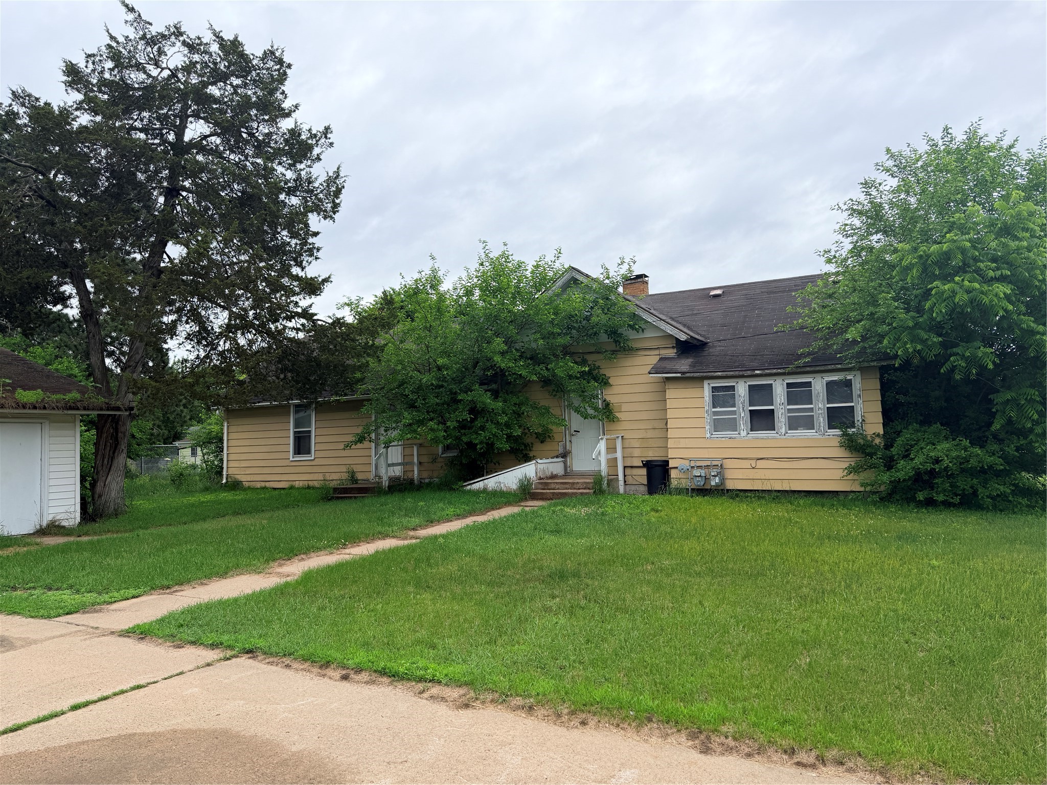 213 W Jefferson Street #1-2 Black River Falls WI 54615 1602438 image1