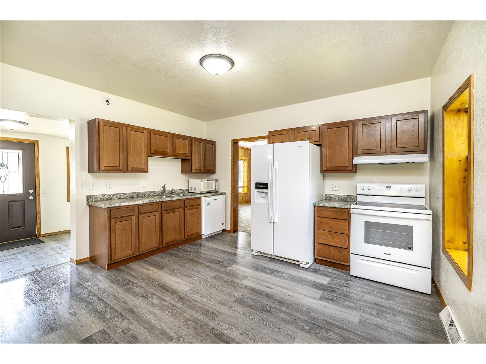 214 N Roosevelt Road Black River Falls WI 54615 - BLACK RIVER 1602875 image19