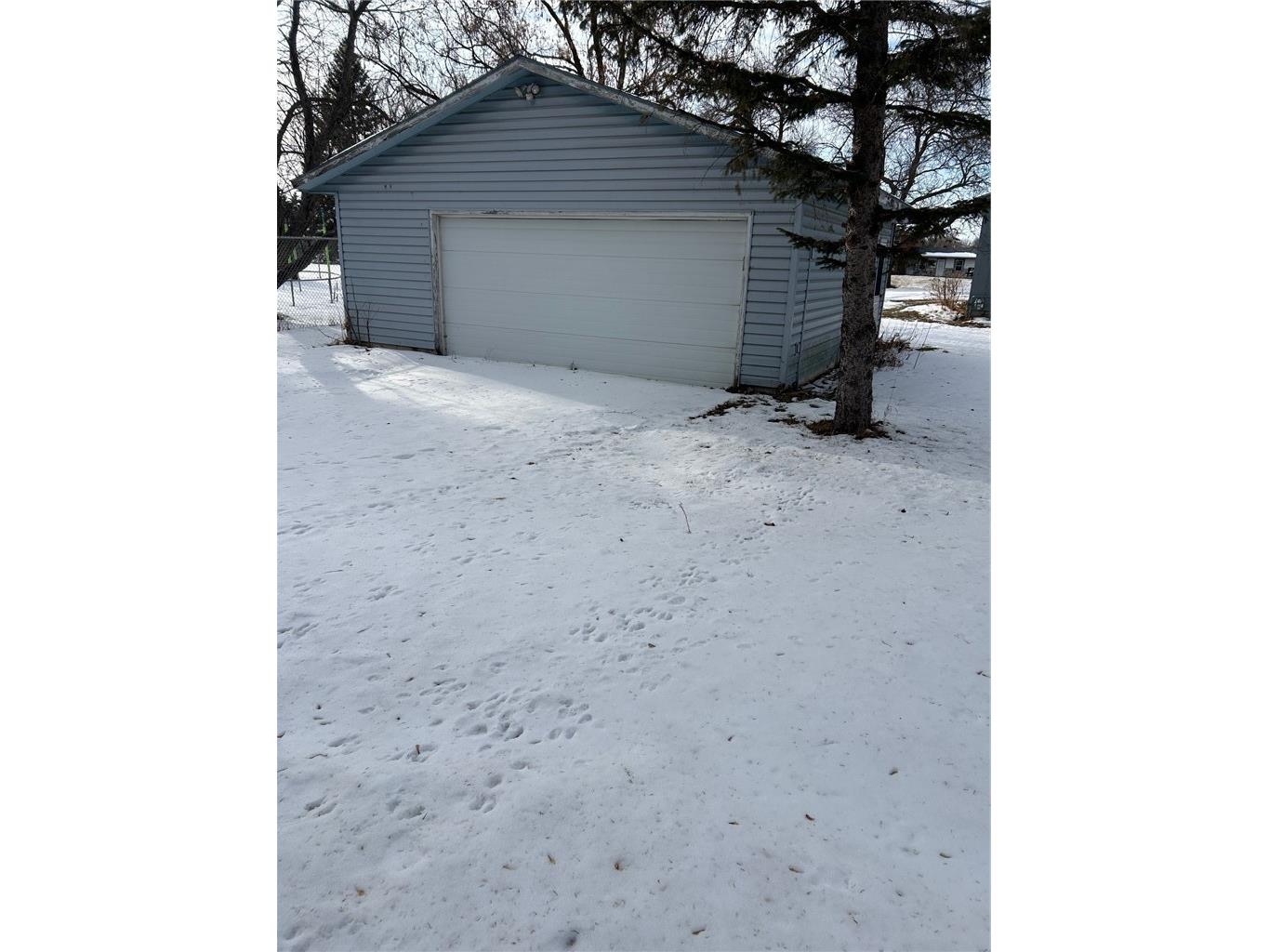 215 N West Avenue Dresser WI 54009 1598870 image2