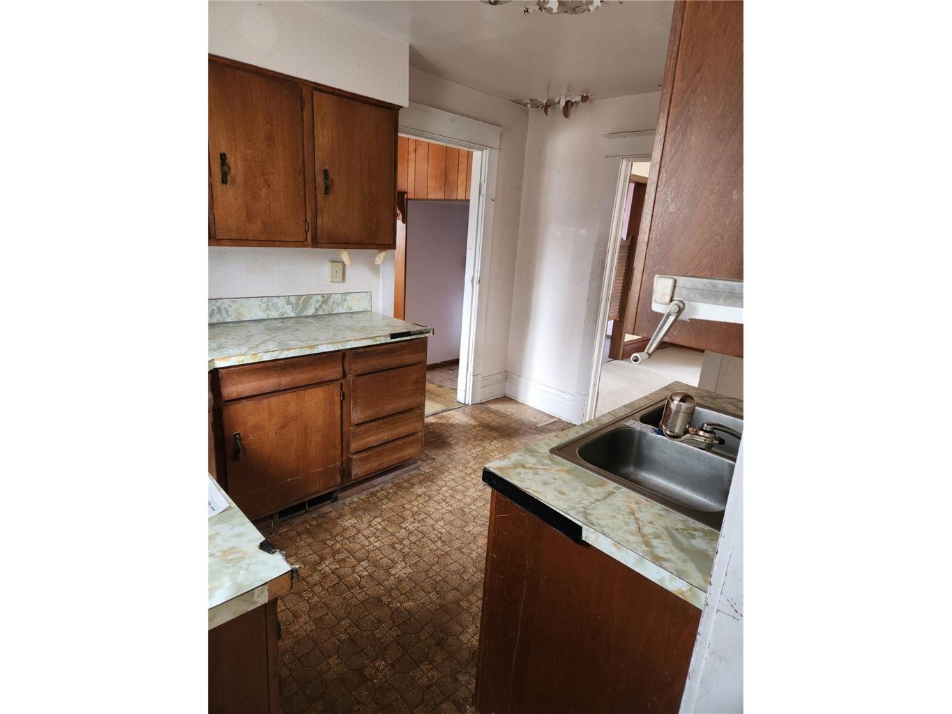 215 N West Avenue Dresser WI 54009 1598870 image6