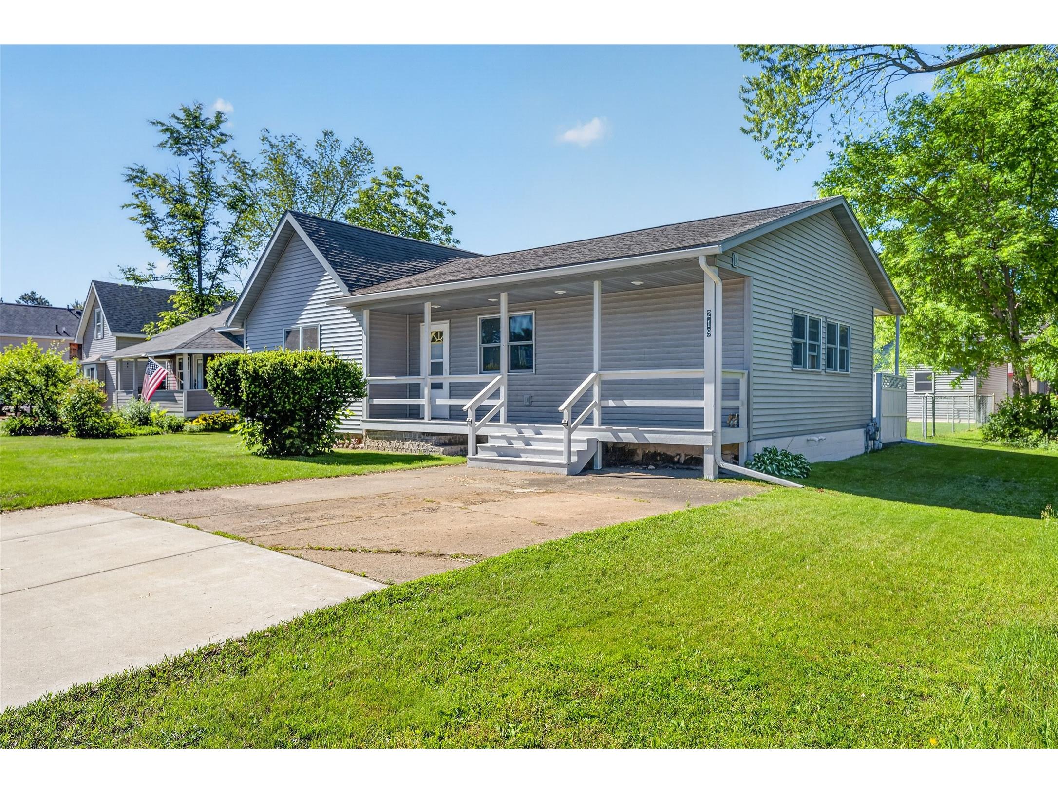 219 Spruce Street Spooner WI 54801 1602653 image2
