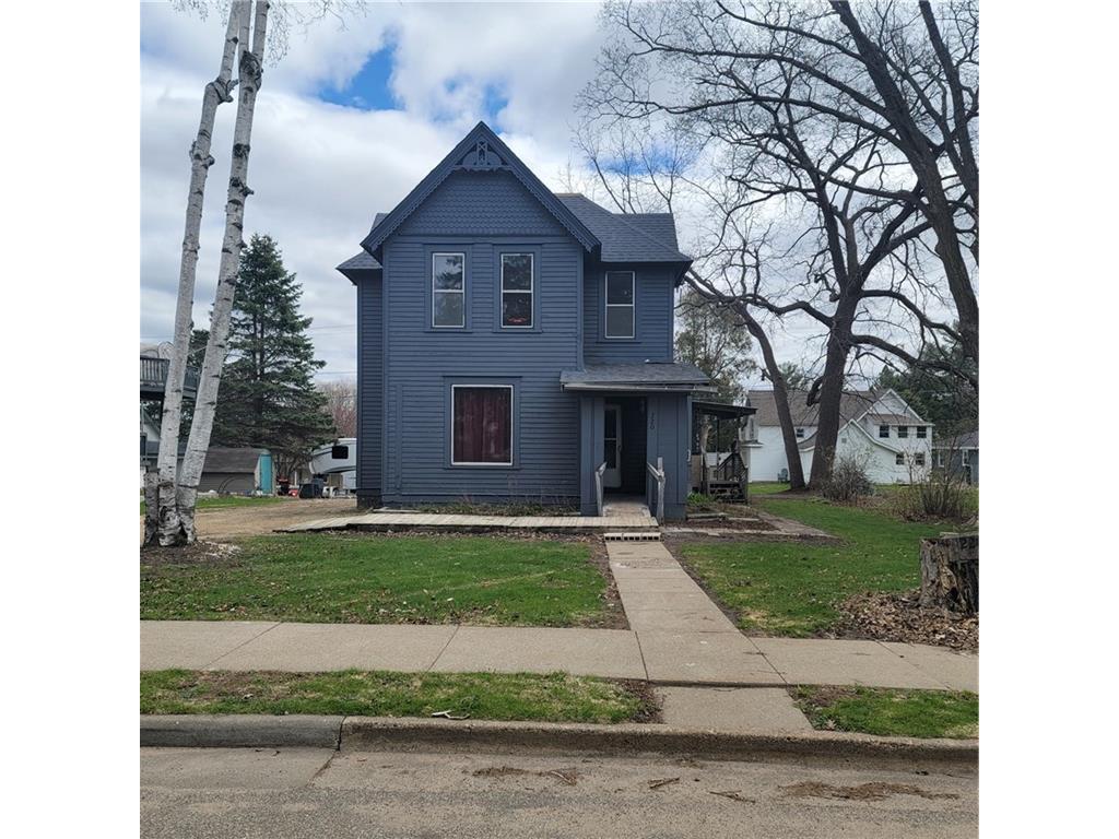220 S Chestnut Street Ellsworth WI 54011 1572663 image1