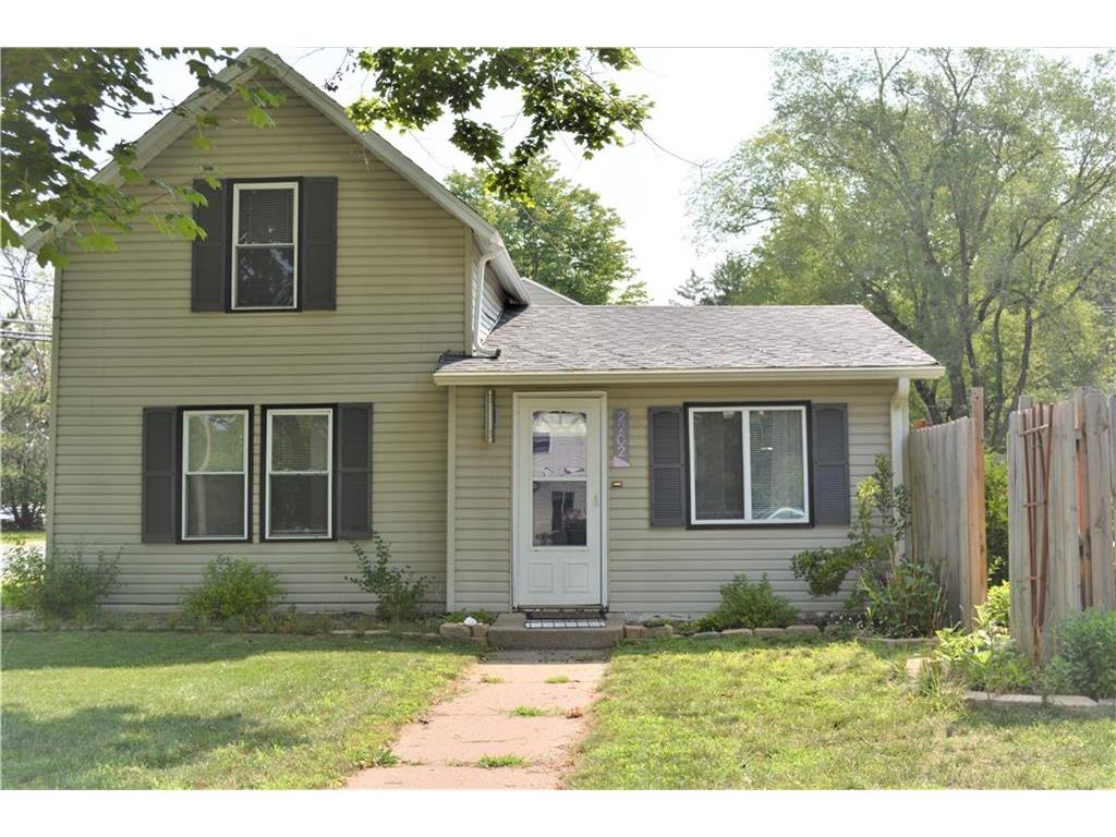 2202 4th Street Menomonie WI 54751 1575817 image1
