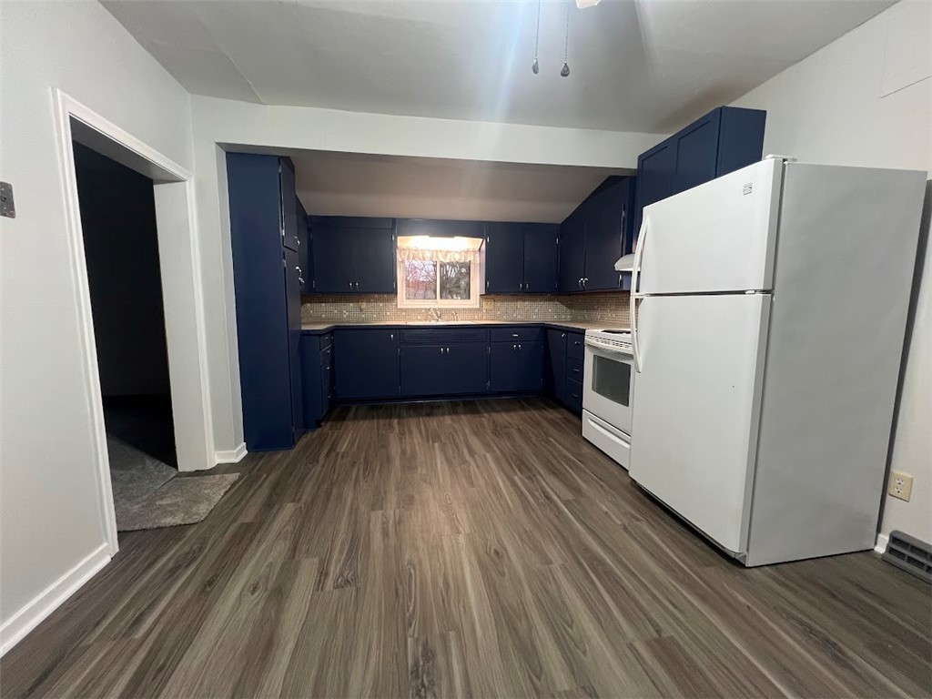 2202 S Broadway Street Menomonie WI 54751 1596676 image11