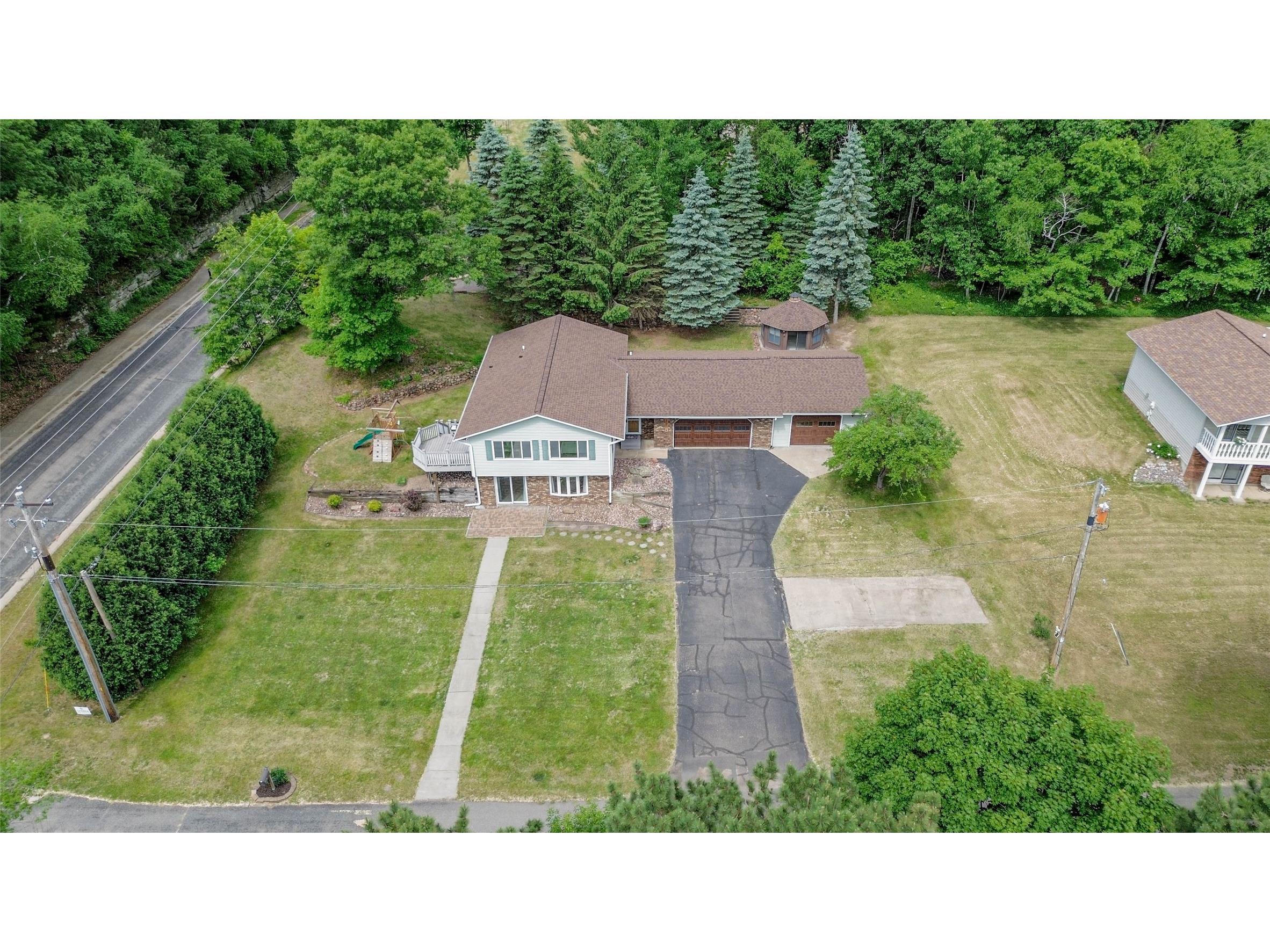 2204 Hillside Drive Eau Claire WI 54703 1601741 image2