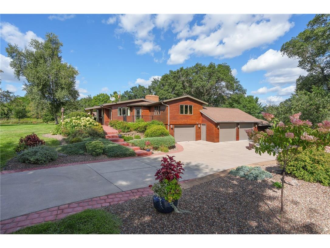2208 Menomonie Street Eau Claire WI 54703 1594990 image1