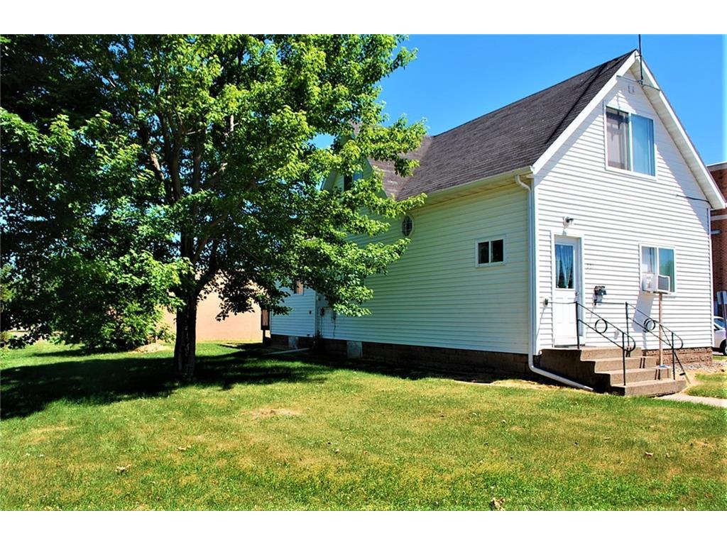 221 E Miner Avenue, Ladysmith, WI, 54848 MLS 1554930 Edina Realty