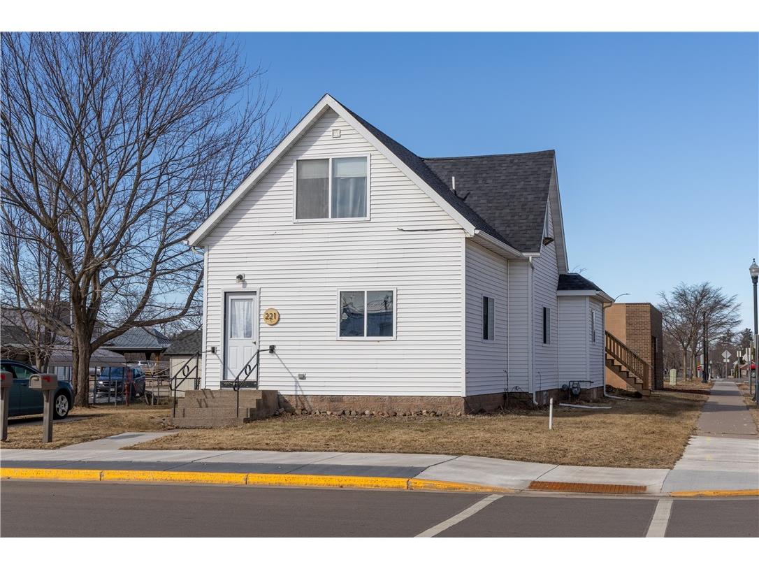 221 Miner Avenue E #1 & 2 Ladysmith WI 54848 1599031 image1