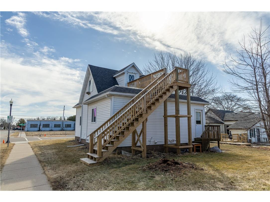 221 Miner Avenue E #1 & 2 Ladysmith WI 54848 1599031 image23