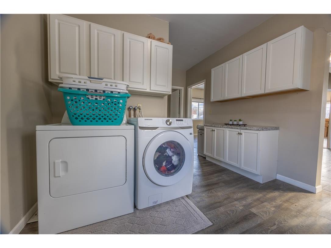 221 Miner Avenue E #1 & 2 Ladysmith WI 54848 1599031 image8
