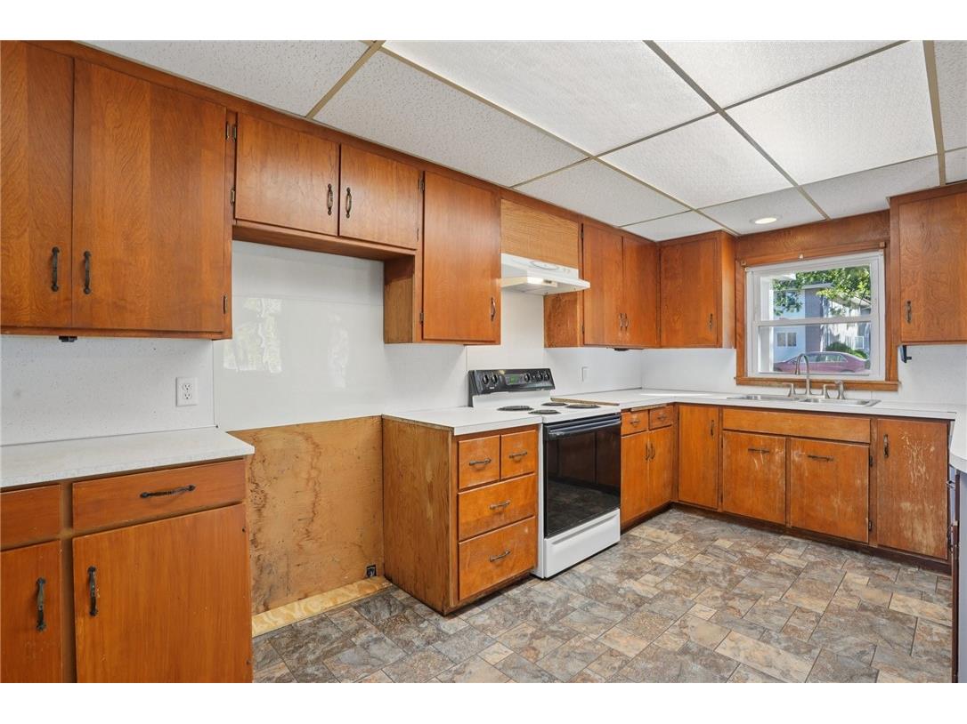 221 N Jefferson Street Saint Croix Falls WI 54024 1596450 image20