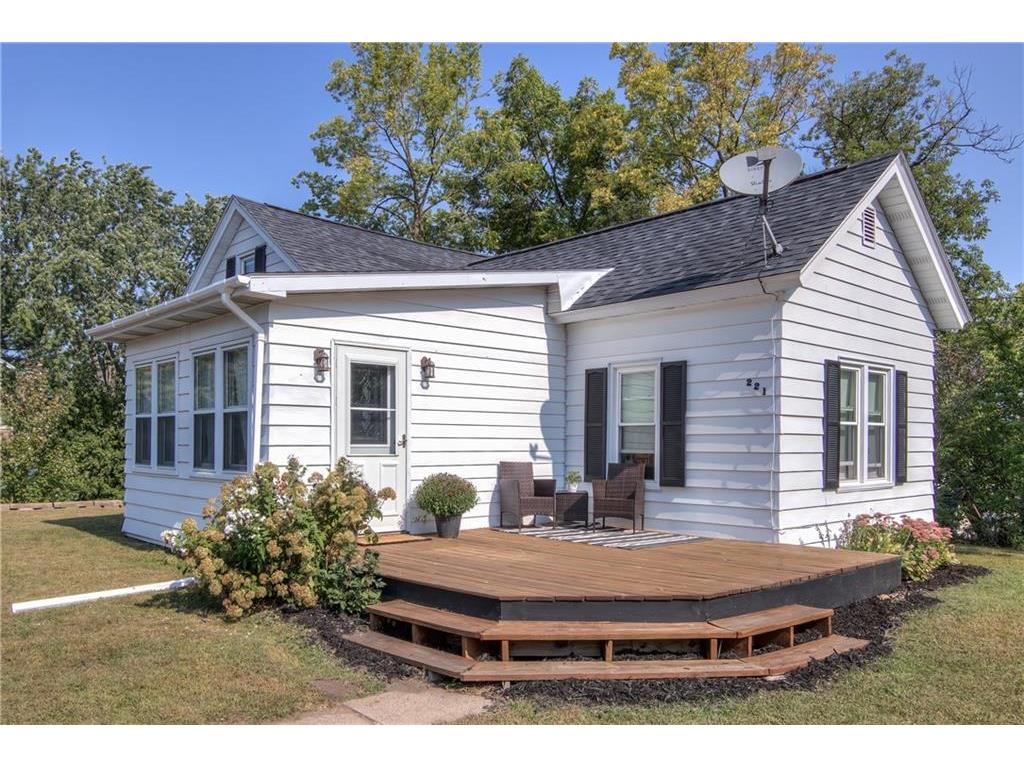 221 Pine Street Chippewa Falls WI 54729 1585774 image1