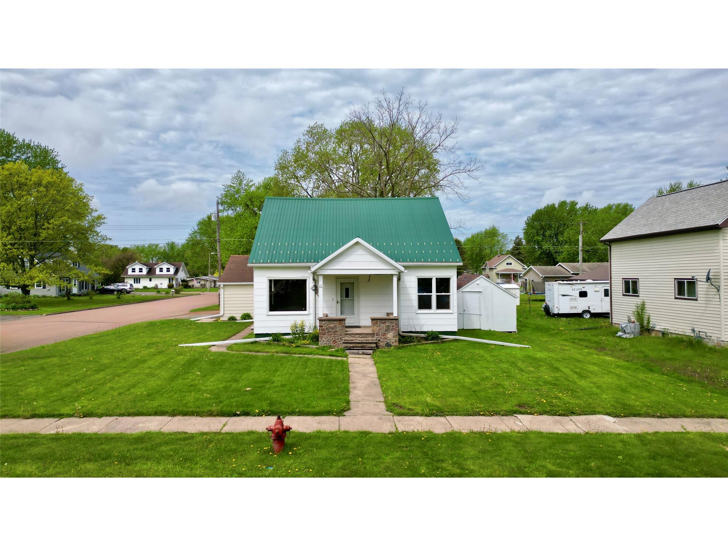 221 S Division Street Loyal WI 54446 1601338 image1