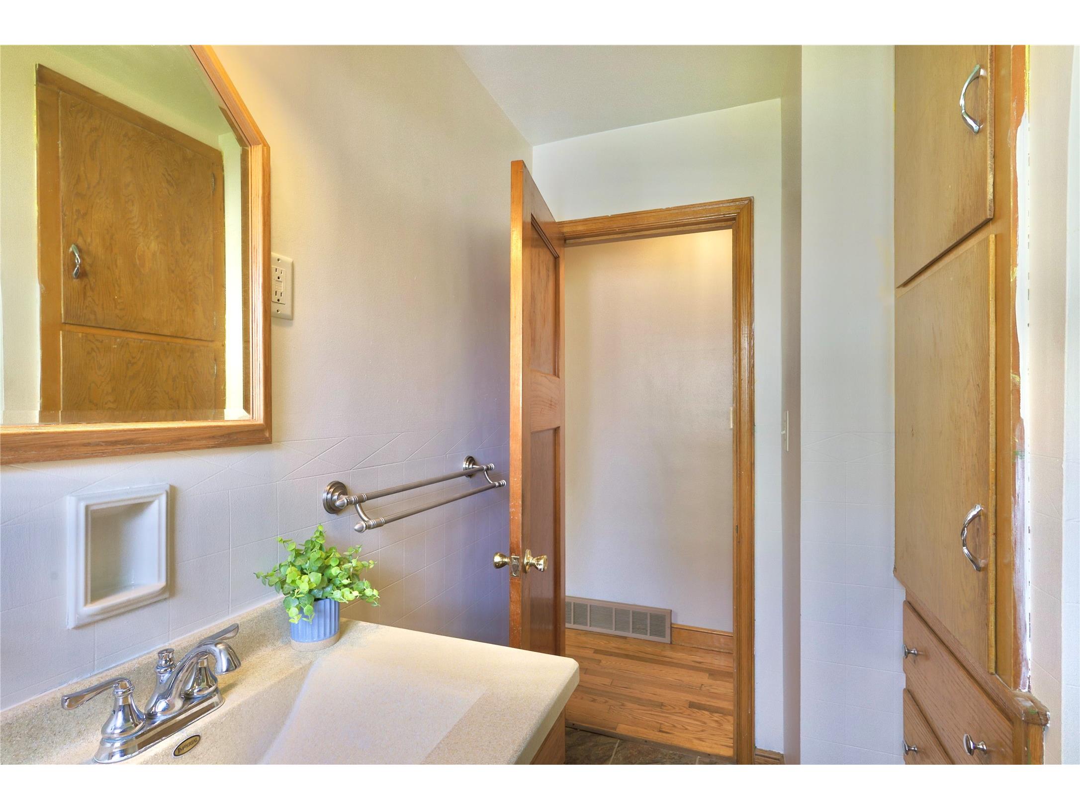 221 S Division Street Loyal WI 54446 1601338 image12