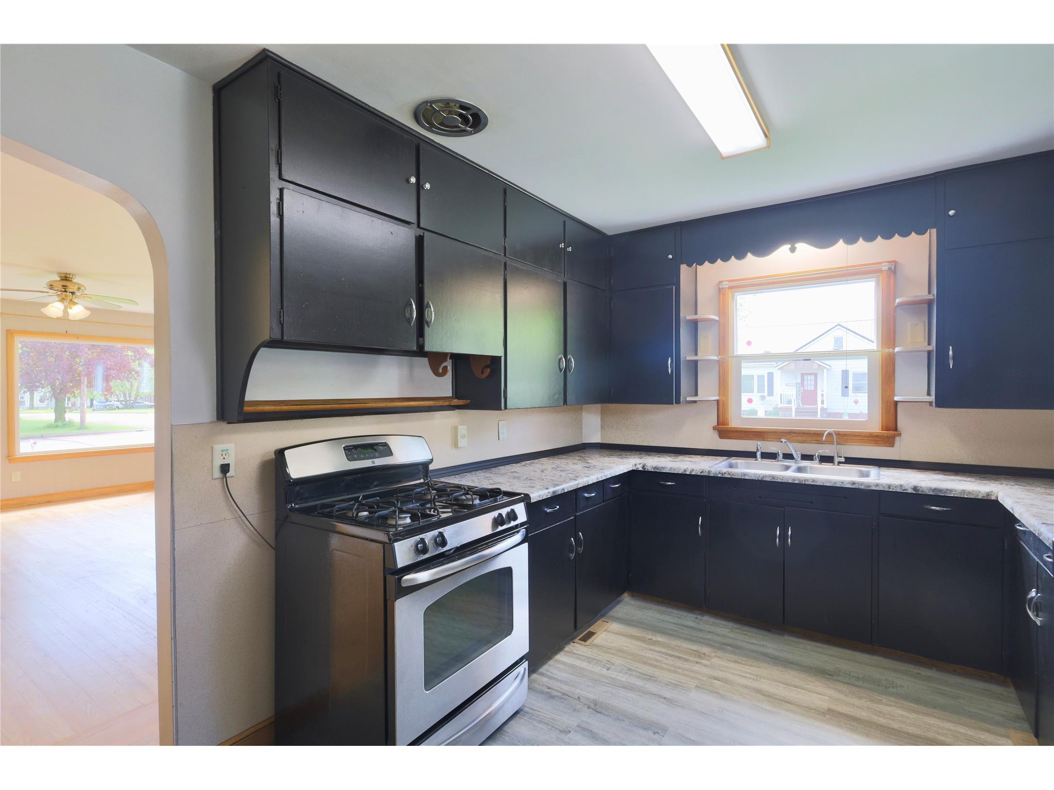221 S Division Street Loyal WI 54446 1601338 image14